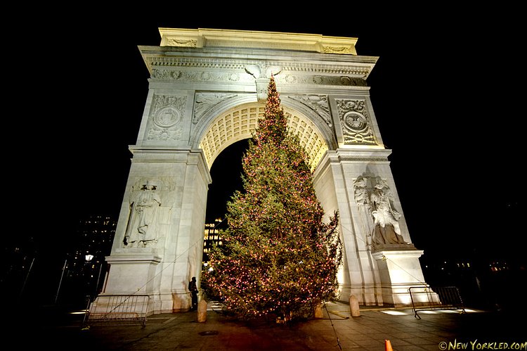 Christmas at Washington Square Park | Had stopped by my fave secret parking spot tonight for a quick shot of the Xmas Tree by Washington Square Park's Arch.

Here's wishing one and all a very Merry Christmas!

:-)

New Yorkled

<a href="http://www.newyorkled.com" rel="nofollow">www.newyorkled.com</a>