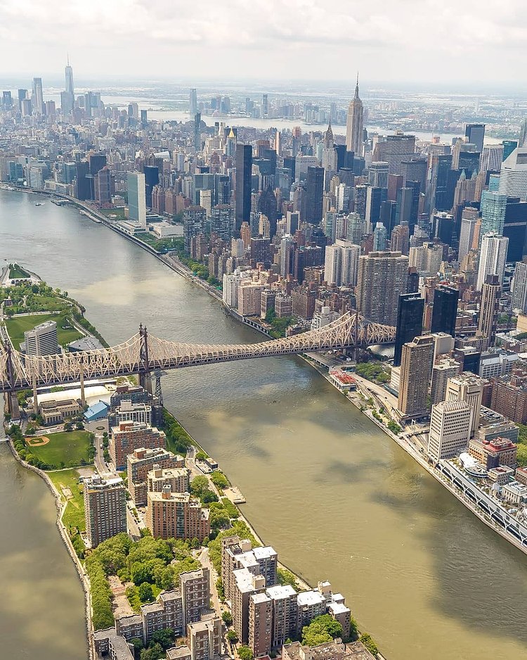 Roosevelt Island, East River, and Midtown East, Manhattan