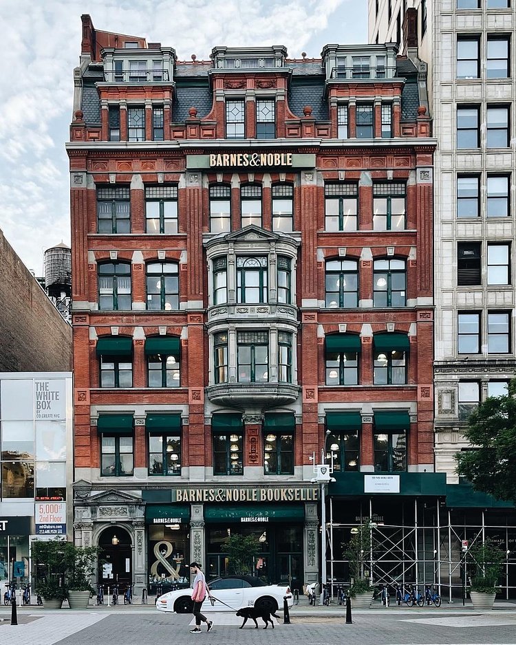 Barnes & Noble, Union Square, Manhattan