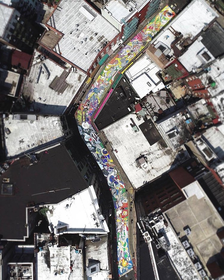 The fourth day！

一条彩色流动的河，
一条蜿蜒盘踞的龙，
一片流光溢彩的花海，
一曲跳跃音符的乐章！