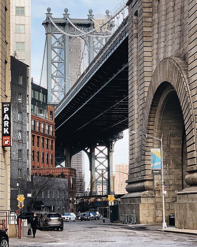Dumbo, Brooklyn. Photo via @melliekr #viewingnyc #nyc #newyork #newyorkcity #manhattanbridge #dumbo