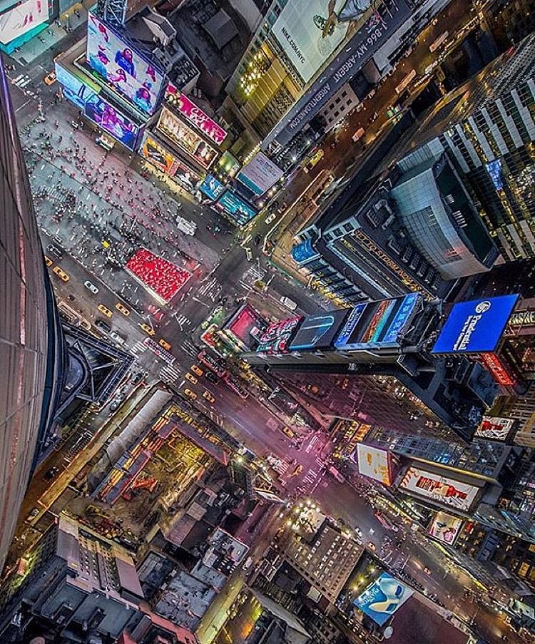 Happy New Year! 🎉🎊
Times Square, New York City ✨
©Photo by: @WantedVisual 
#TravelingOurPlanet to be featured!