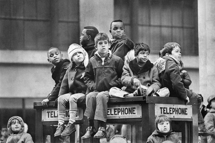 Nov. 27, 1969: Youngsters found a good spot to view the Macy’s Thanksgiving Day Parade, from atop a telephone booth. “It was a day of abundance, not only of foods and goods, but of emotions also,” reported The Times. “Five raggedy children entered the Salvation Army cafeteria at 535 West 48th Street and, sitting among the weary old men and women who traditionally feast with the army on this holiday, received heaps of turkey and potatoes, peas and pumpkin pie.” Elsewhere, some G.I.s boycotted turkey dinner, to protest the American war in Vietnam, as did the Vegetarian Society of New York, to protest the exploitation of animals.