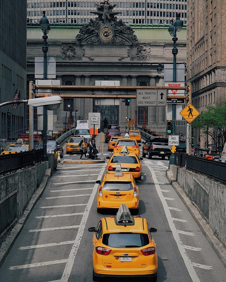 morning rush // 🚕