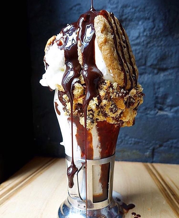 #yolkporn is a thing. How 'bout #chocolateporn ? 🍫 @cookiesandcups #chocolate #milkshake #foodie #food #desert #yum #milkshakemadness #cookie #cookies #nyc #blacktapnyc