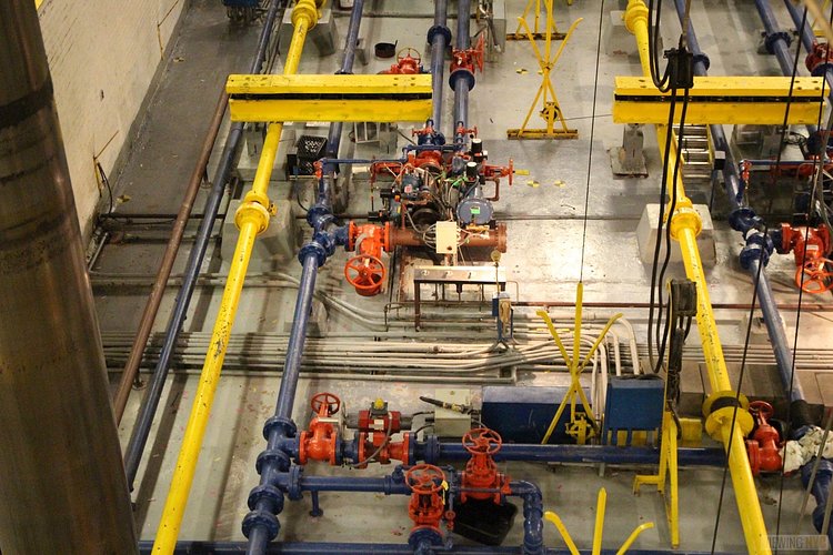 Stage Hydraulic Elevator Systems | Built in 1932, Radio City Music Hall is a prime example of art deco architectural style that has withstood the test of time. With tons of gold, reflective surfaces and geometric design, walking through the venue is a bit like stepping back in time. Most of the fixtures, furniture and ornamentation are original, and any replacements are exact replicas of how the theater looked 80 years ago.

Read more here: <a href="https://viewing.nyc/i-braved-a-walkthrough-of-radio-city-music-hall-meant-for-tourists/" rel="nofollow">viewing.nyc/i-braved-a-walkthrough-of-radio-city-music-ha...</a>