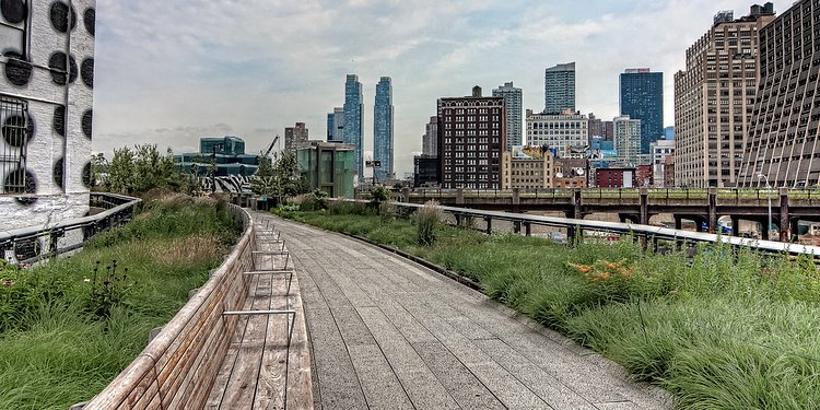High Line Park | A view north towards the end of the High Line Park in Manhattan.