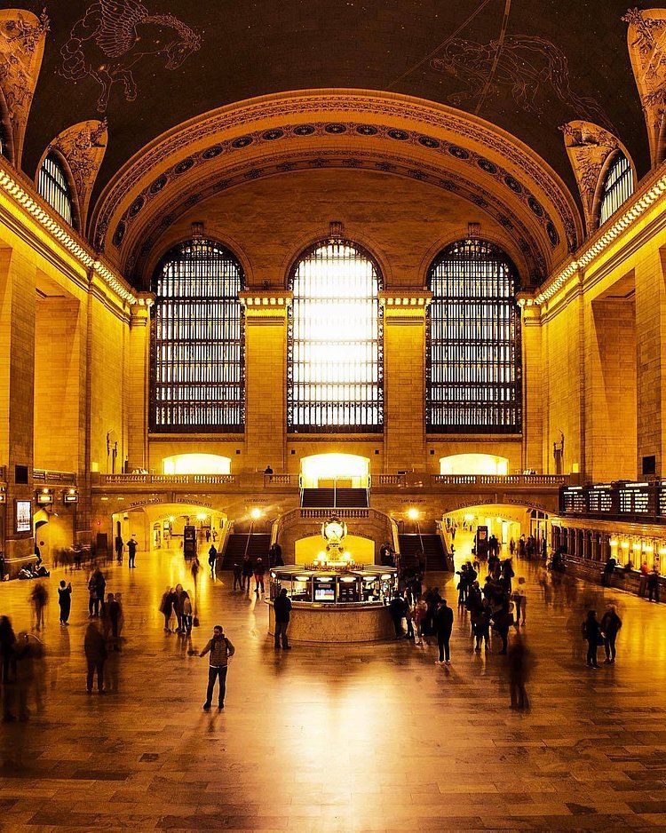 Grand Central Terminal. Photo via @photos_by_ricardo #viewingnyc #nyc #newyork #newyorkcity #grandcentral #grandcentralterminal