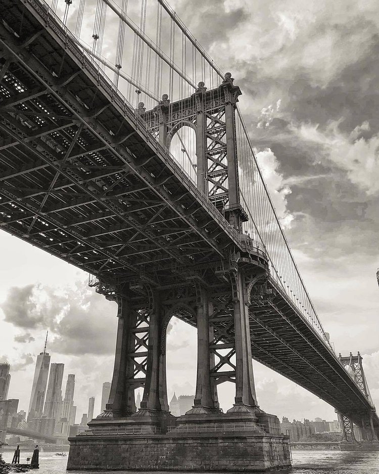 Manhattan Bridge, Brooklyn. Photo via @sue.aroundnyc #viewingnyc #newyork #newyorkcity #nyc #manhattanbridge