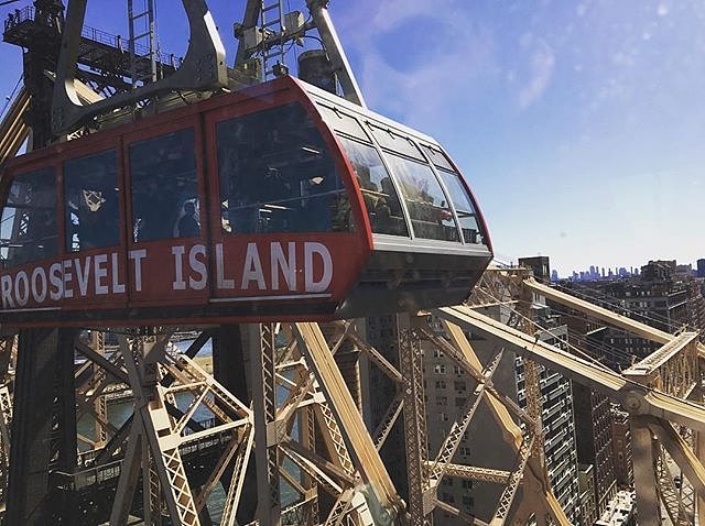 Roosevelt Island Tram, Roosevelt Island, Manhattan, New York. Photo via @tay.drury #viewingnyc #newyorkcity #newyork #nyc  #rooseveltisland