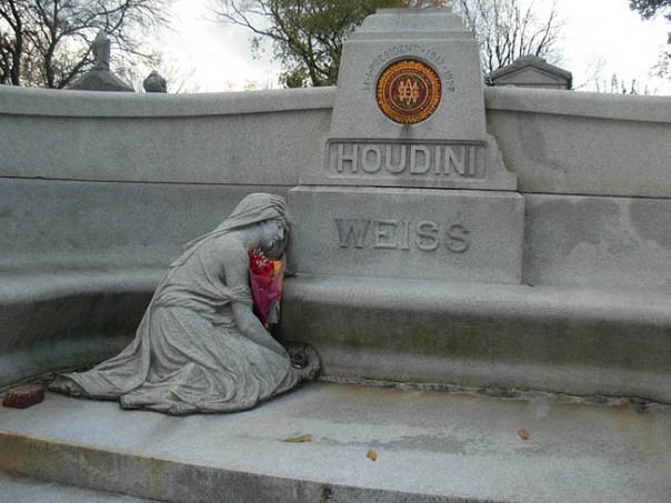 The weeping woman on Houdini’s monument.