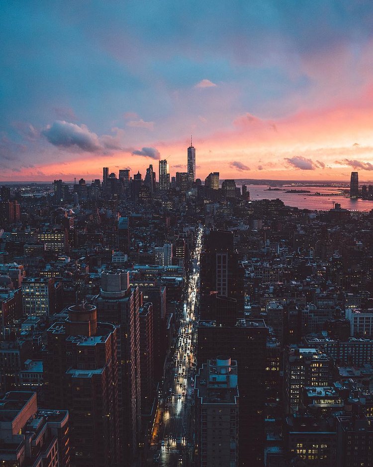 When the sunset goes off and you're in the perfect spot -- rare, but always so, so special, especially in NYC. Huge thanks to @m3iir for inviting me up here!