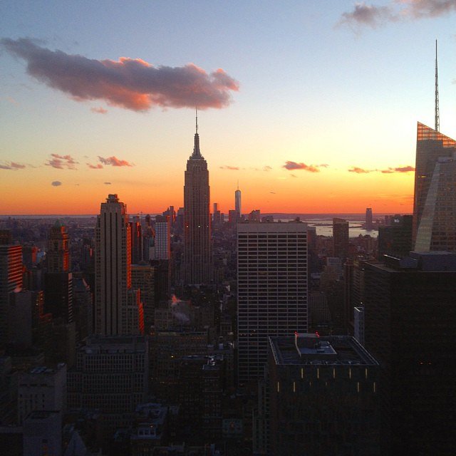 Back to work to this view #backtowork #nyc #nycskyline #sunset #nycsunset