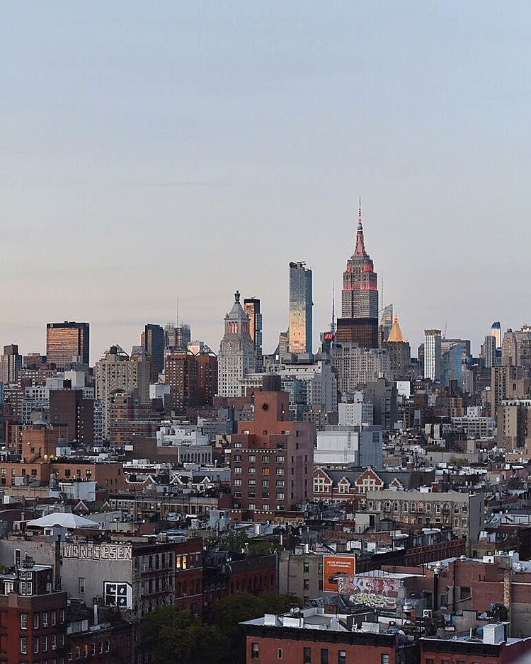 Crazy awesome city🙀| С первых секунд город поразил бешеной энергетикой, свои 27 встречаю тут💃🏻#nyc