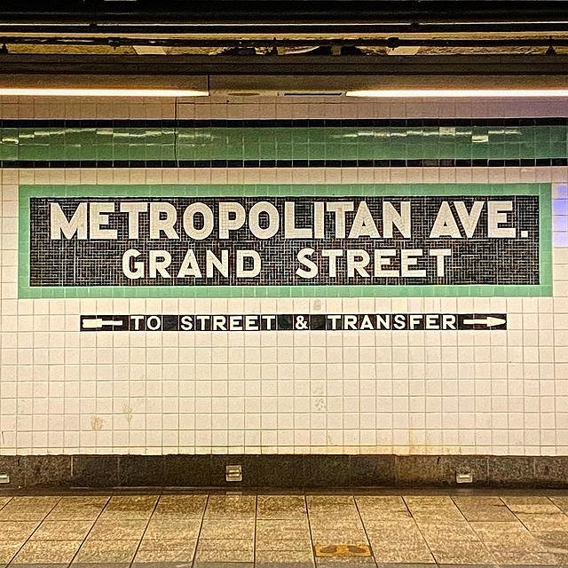 Metropolitan Av/Lorimer St Station, Williamsburg, Brooklyn