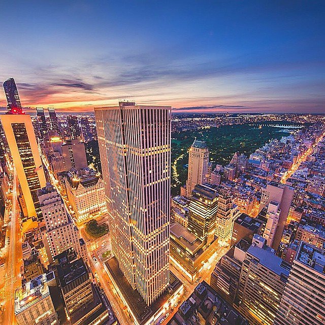 • Fiery skies, Bright Lights •

Had a crazy day of shooting on my second day here in New York, shot with some awesome guys and hit some insane spots! This was taken using the Canon 11-24mm f/4 - what a beast! So many photos to share with you 👌😍