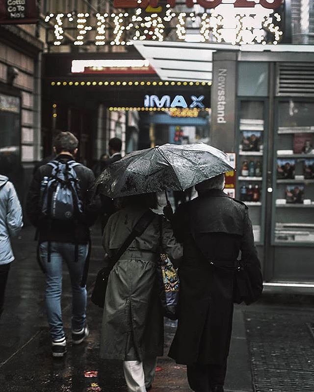 Photo via @visualmemories_ 
#viewingnyc