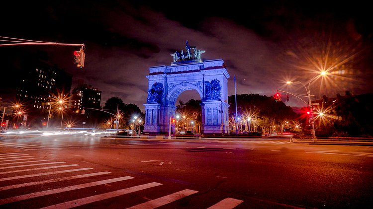 Grand Army Plaza | Brooklyn's busiest main roads converge around the rotunda known as Grand Army Plaza.