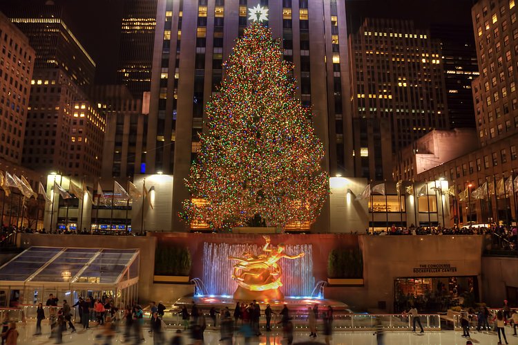 Merry Christmas! [EXPLORE] | EXPLORED - December 25, 2013. Thanks everyone! 
The Rockefeller Center Christmas Tree, New York City.