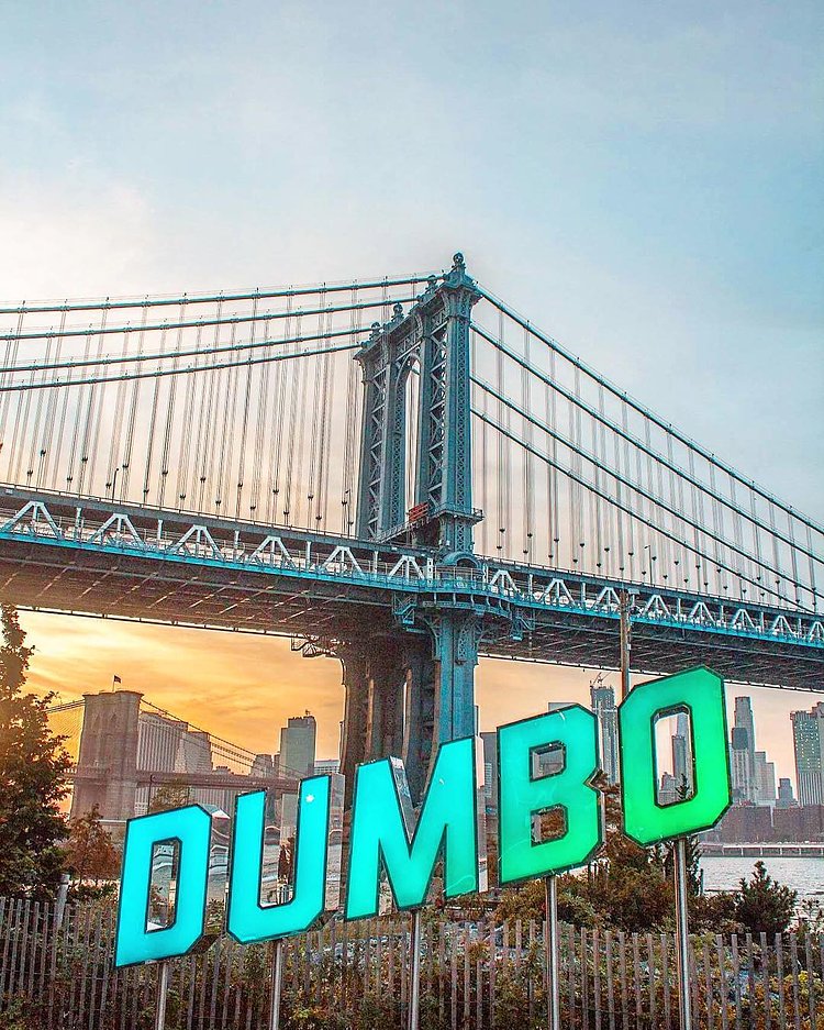 DUMBO Reflector ✨. Tweet #dumboselfie to turn lights on 😀. @newyork_instagram  @abc7ny Thank you for featuring my photo! Much appreciated! 🙏🏻🙏🏻👋🏻👋🏻••••••••••••••••••••••••••••••••
#ig_unitedstates #loves_nyc # #nypostnyc #usatoday #yourtake #shotzdelight #fox5ny #timeoutnewyork #weekly_feature #newyork_ig #newyorkster #ig_nycity #travellingtheworld #Repost #YesTC #freedomthinkers #thevividworld #newyorkcitykopp #nyloveyou #livetravelchannel  #inspiring_photography_admired #canon_photos #newyorkcityfeelings 
#bestplacestogo
