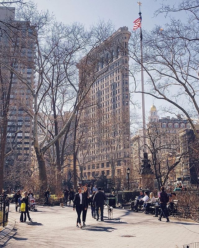 Flatiron Building, New York, New York. Photo via @melliekr #viewingnyc #newyork #newyorkcity #nyc #flatironbuilding