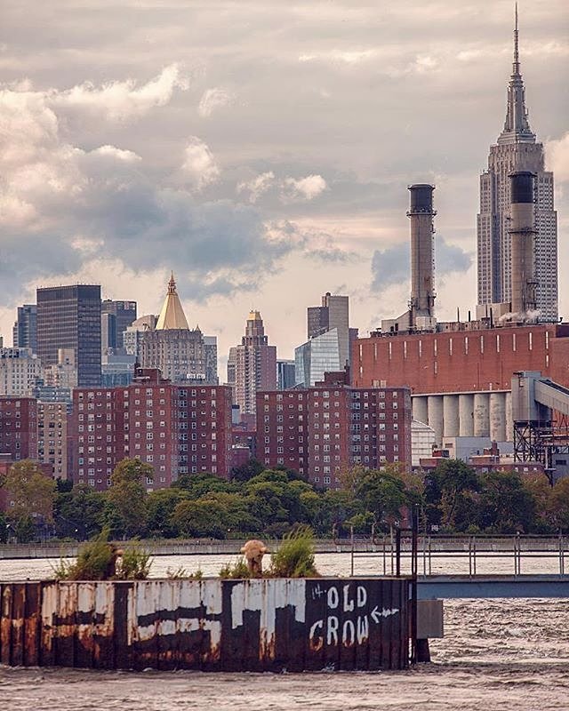 New York, New York. Photo via @fallinginlovewithnyc #viewingnyc #newyorkcity #newyork