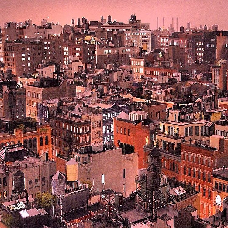 I wonder, what's going on down there. #NewYorkCity #Manhattan #citylife #NewYork #city #nycprimeshot #usaprimeshot #ILoveNYC #nightlife #nightphotography #gf_nyc #NYC #instgram #instapic #instagood #instadaily #instalike #like4like #l4l #follow4follow #f4f #allshots