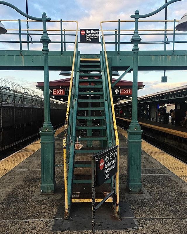 New York, New York. Photo via @thebronxer #viewingnyc #newyorkcity #newyork