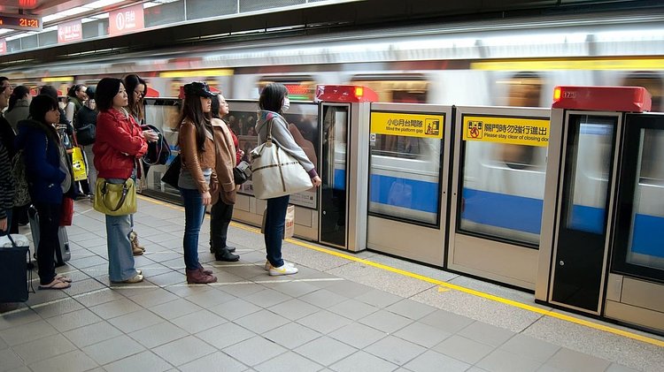 Platform doors, like the ones seen above, will be tested at the Third Avenue station along the L line, the MTA said.