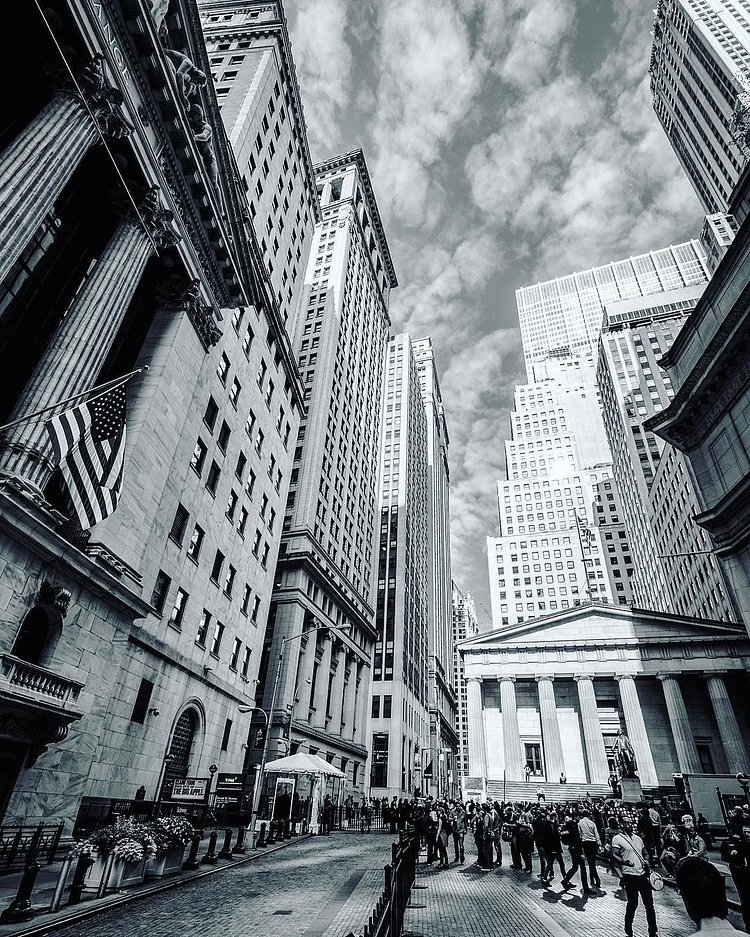 American Rhapsody No 4, NYC, USA 2015 🎶🏛💵💶💸📉 #instagramnyc #wildnewyork#what_i_saw_in_nyc #topnewyorkphoto#newyork_instagram #newyork_ig#nbc4ny #abc7ny #NYDNgram#nycprimeshot #made_in_ny #getupny#ig_nycity #icapture_nyc #loves_nyc#citykillerz #thecreatorclass#theglobewanderer #tourtheplanet#way2ill #watchthisinstagood#thelensbible #2instagood#urbanandstreet #honestframes#thosenewyorkstreets #streetleaks