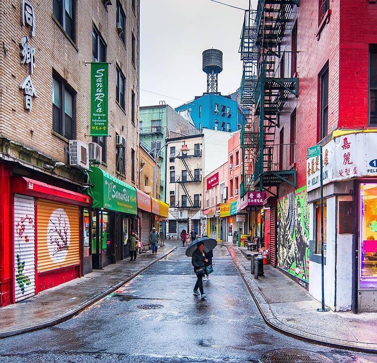 Doyers Street, Chinatown, Manhattan. Photo via @nyclovesnyc #viewingnyc #newyork #newyorkcity #nyc #doyersstreet #chinatown