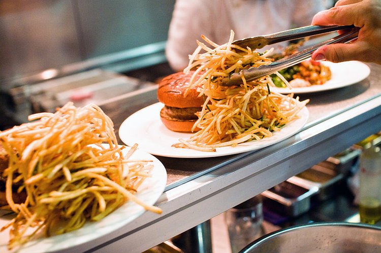 SPOTTED PIG | Eater scenes is a new photo based feature that I've been working on for Eater.com

I go into a popular NYC restaurant at a specific time and shoot the scene, trying to grab the vibe of the restaurant the best I can with photographs. Last week we did the <a href="http://eater.com/archives/2008/09/21_club_noon.php" rel="nofollow">21 Club</a>, and today we ran the Spotted Pig.
