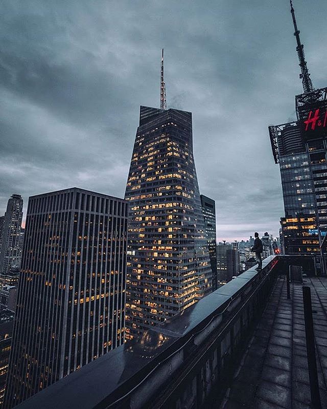 Photo via @svvvk 
#viewingnyc