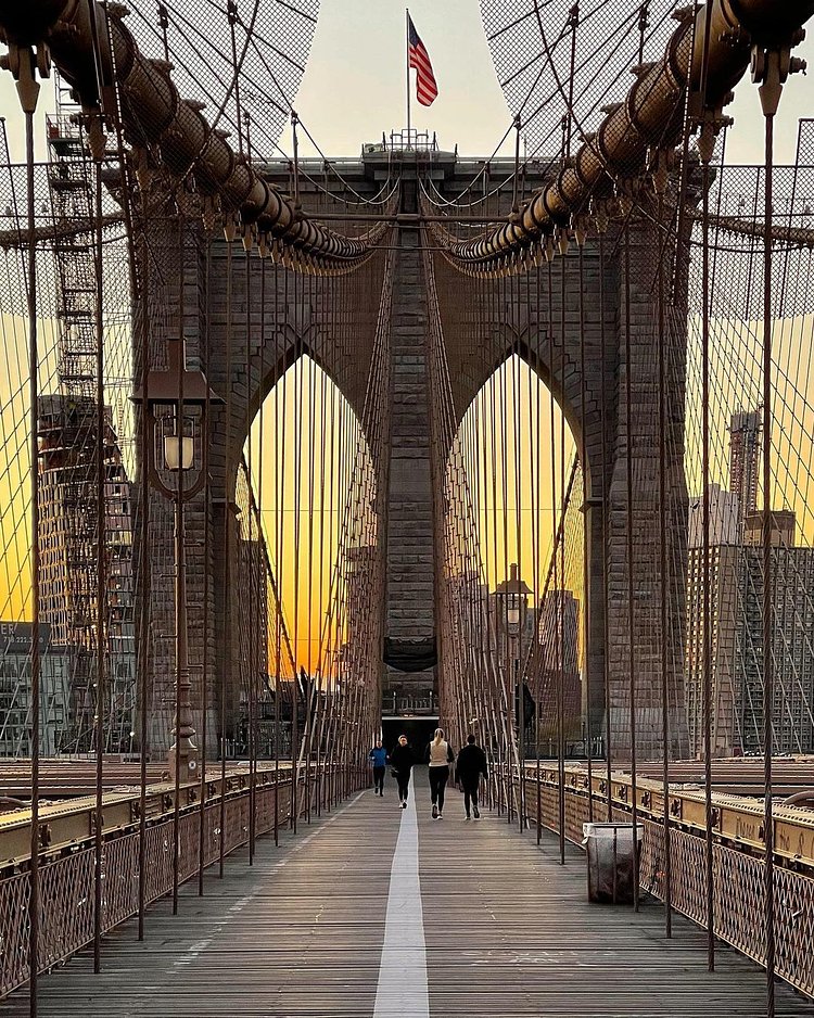 Sunrise over Brooklyn Bridge, New York