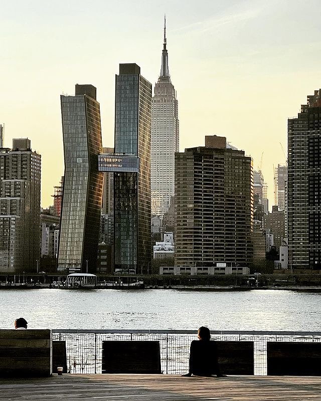 East River, Midtown Manhattan skyline from Long Island City, Queens