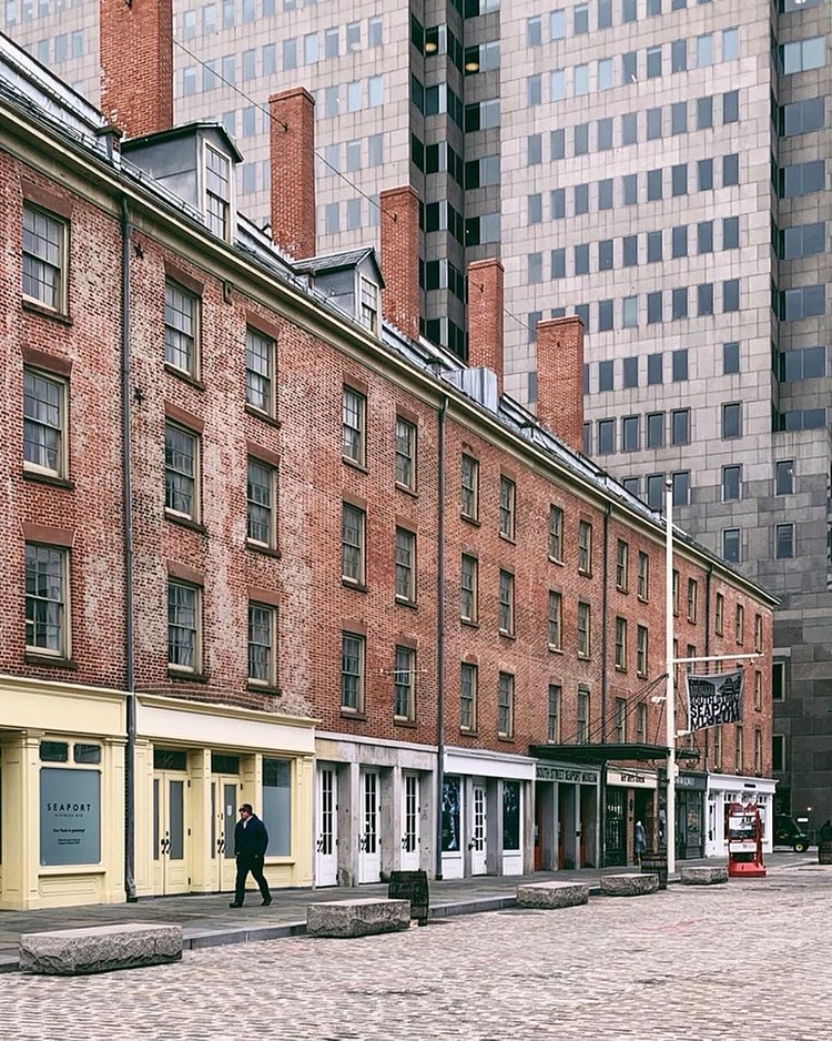 South Street Seaport, Manhattan. Photo via @iwyndt #viewingnyc #nyc #newyork #newyorkcity #southstreetseaport