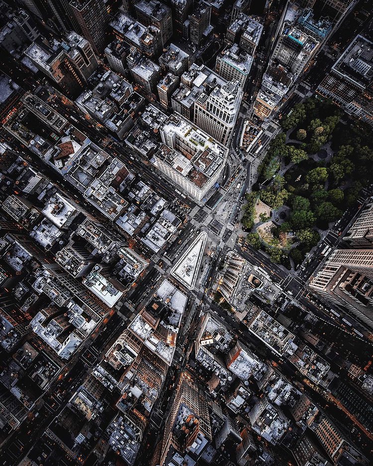 Create your own reality by chasing fresh perspectives 🗝
#artofvisuals