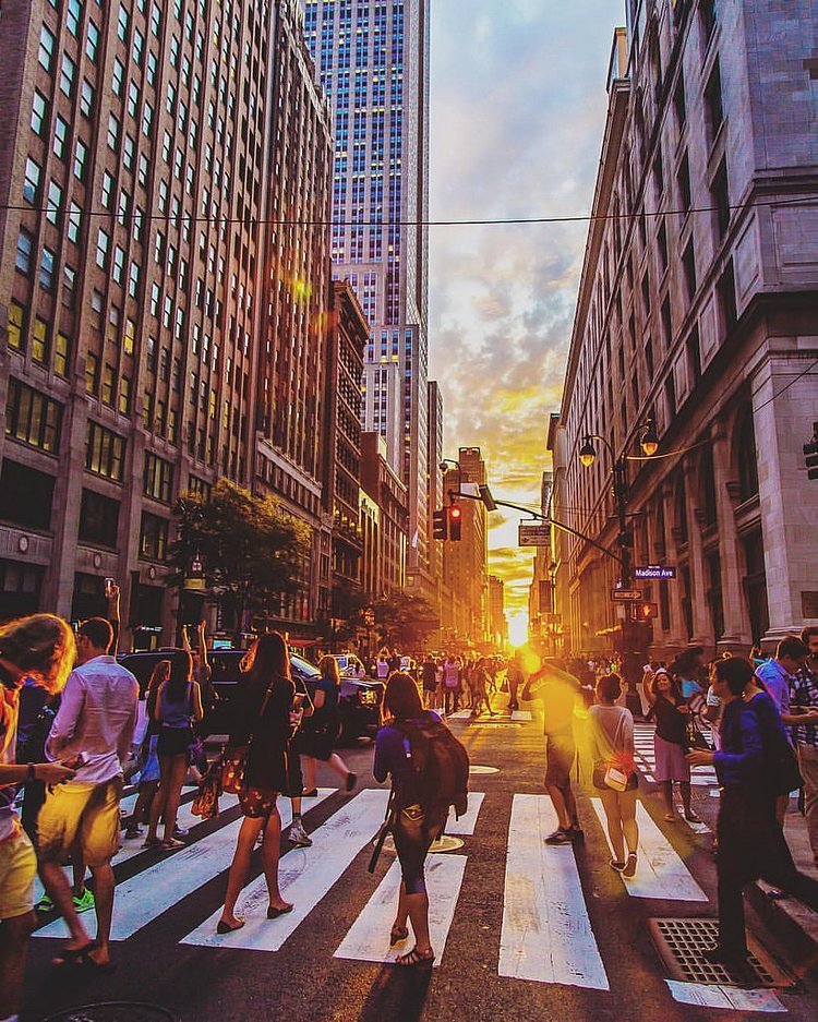 Not too shabby on the sunset front this evening!  #manhattanhenge #sunset #lookingwest #empirestatebuilding #nyc #nycprimeshot