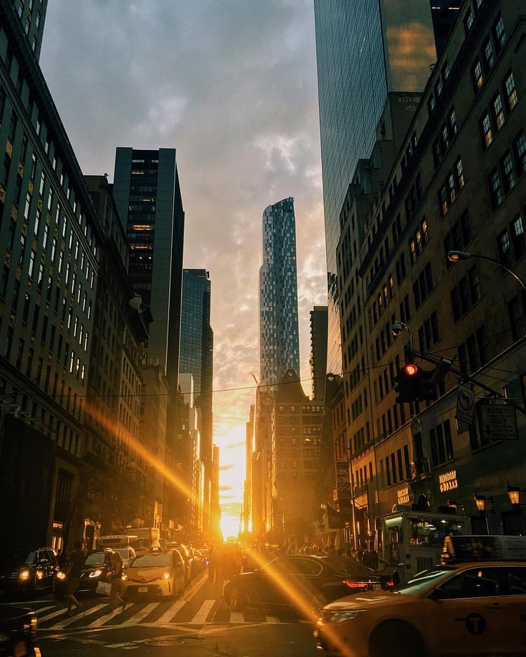 #manhattanhenge2016 was pretty epic  #allaboutthelighting right @julian_franco?   #manhattanhenge #nyc #summer16 #vsco #vscocam
