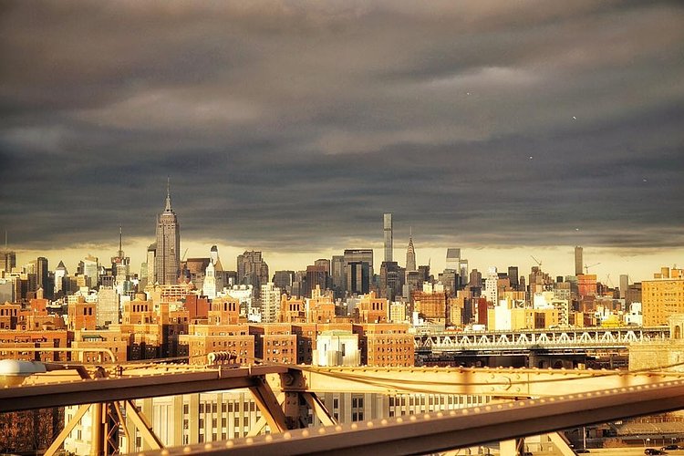 Manhattan from Brooklyn Bridge.
#heritage #nofilter #manhattan #brooklyn #brooklynbridge #usa #sonyalpha_id #sonyalpha6000 #nofilter #sunset #sonyImages