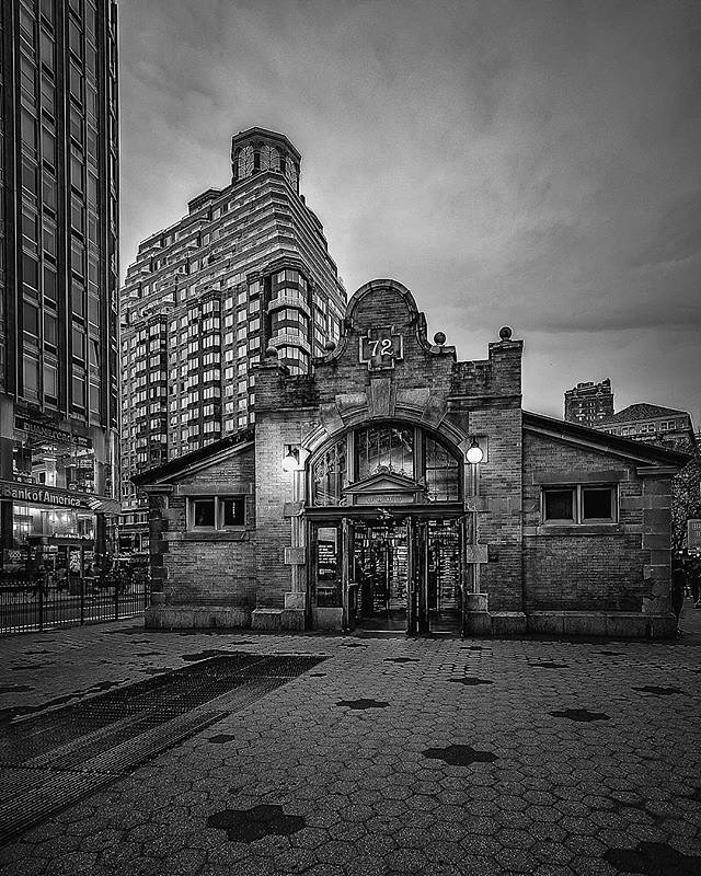 Upper West Side, Manhattan. Photo via @grimace_586 #newyork #newyorkcity #nyc #72ndstreet