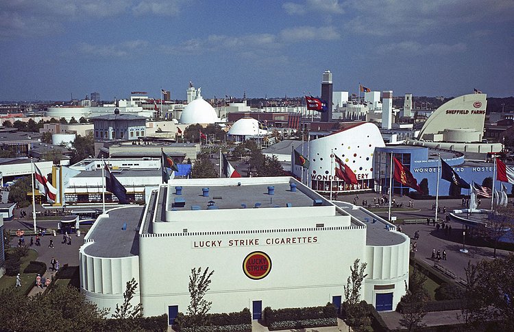The Lucky Strike Cigarettes, Wonder Bread Bakery, and Sheffield Farms buildings stand on part of the grounds of the 1939 New York World's Fair.
