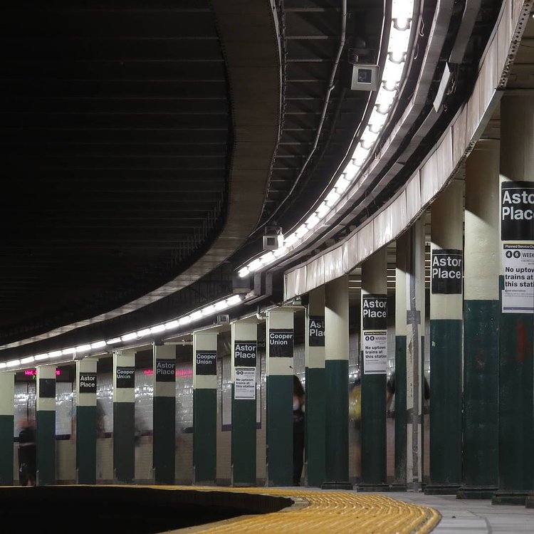 curve

06/22/2016

#eastvillage #curve #nycsubway #transit #nyctransit #train #subway #railway #railfan #instagramnyc #nyc_explorers #what_i_saw_in_nyc #ig_nycity #nycprimeshot #newyork_ig #abc7ny #nbc4ny #cityscape #usaprimeshot #nydngram #fox5ny #timeoutnewyork #seeyourcity #iloveny #nycdotgram #newyork_instagram #icapture_nyc #njshooterz #yourshot #yourtake