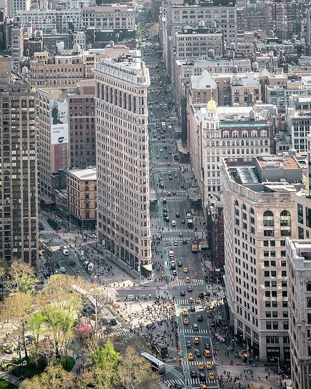 Flatiron Building, Manhattan, New York. Photo via @212sid #viewingnyc #newyork #newyorkcity #nyc #flatiron