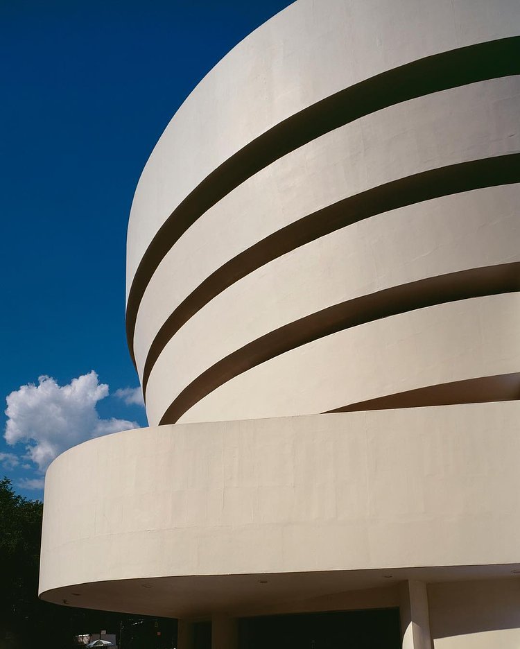New Year's Resolution: visit more museums! Celebrate the start of 2017 at the #Guggenheim, the museum is open today 11 am–6 pm. 📷 David Heald