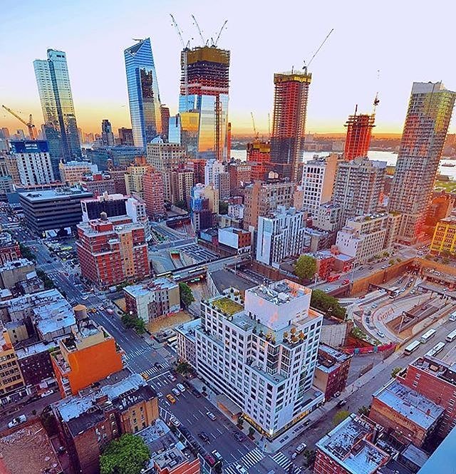 Hudson Yards, New York City. Photo via @gigi.nyc #viewingnyc #newyorkcity #newyork