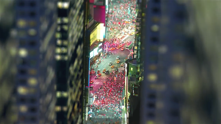 As is the case in many Manhattan neighbourhoods, pedestrians outnumber vehicles by a wide margin. Times Square is certainly no exception. 