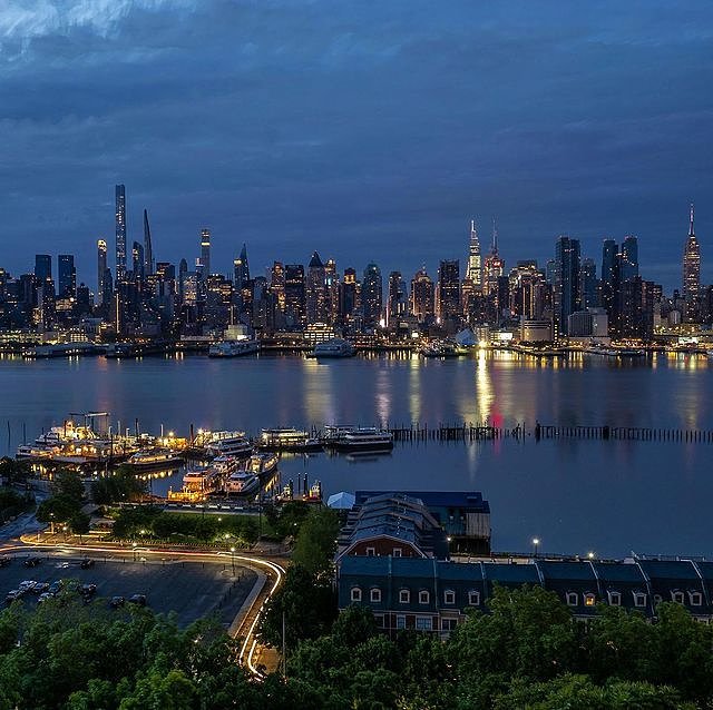 Midtown Manhattan Skyline from New Jersey
