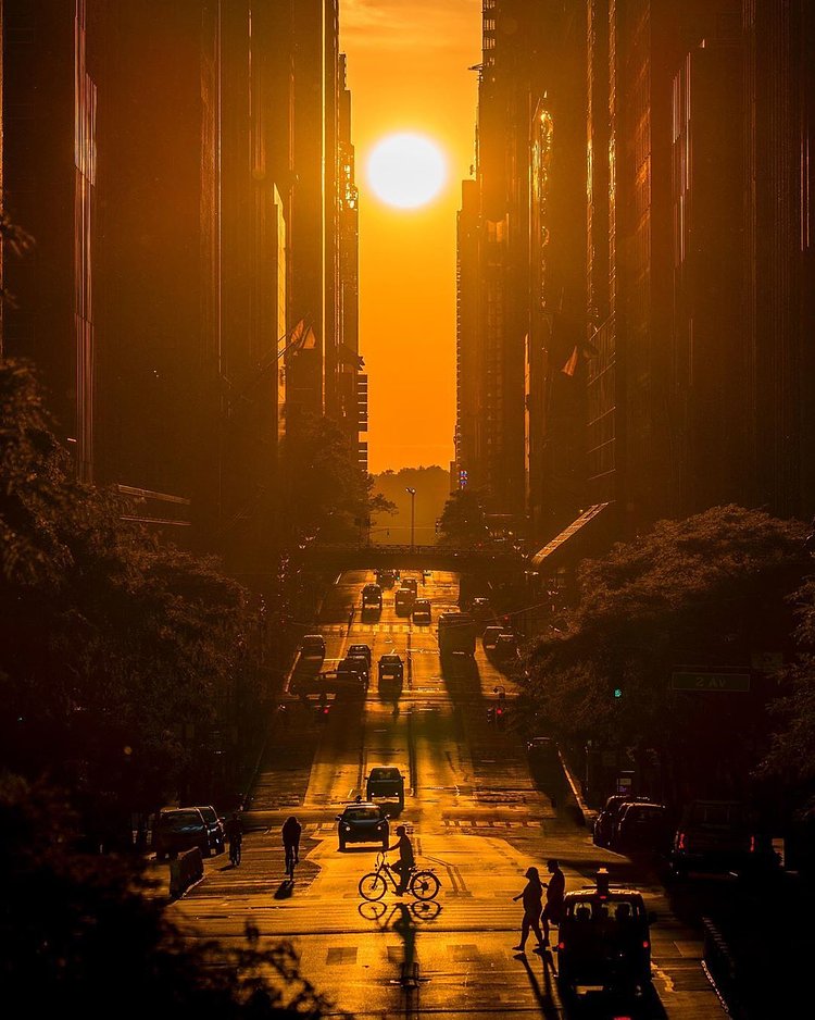 Manhattanhenge over 42nd Street, Midtown