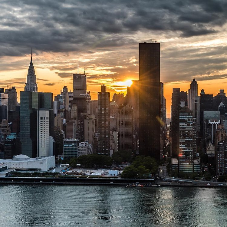 Gorgeous sunset in New York this evening!  Yes I'm back home ☀️😉 ======================================
📸 Shot Information:
🔹 Camera: @NikonUSA D750
🔹 Lens: NIKKOR 24-120mm f/4G
🔹 Focal Length: 48mm
🔹 Aperture: f/11.0
🔹 Shutter Speed: 1/80s
🔹 ISO: 320
======================================
Check out more photos and purchase prints at http://www.javanng.com. DM or email me for other business inquiries or questions about my work.
======================================
#NYC #NewYork #NBC4NY #Manhattan #NewYorkCity #newyorkphoto #nycprimeshot #icapture_nyc #thebestdestinations #ILoveNY #what_i_saw_in_nyc #worldprime #ig_nycity #ig_americas #mynikonlife #ig_northamerica #TimeOutNewYork #myCity_Life #loves_nyc #inspiring_photography_admired #rsa_streetview #NikonNoFilter #wildnewyork #newyorklike #topnewyorkphoto #Made_in_NY #SeeYourCity #igersofnyc #city_of_newyork #nikonforever